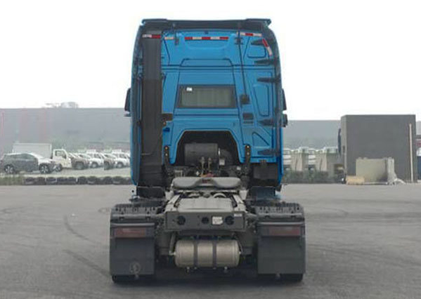 SHACMAN 4X2 550HP Tractor Truck Back