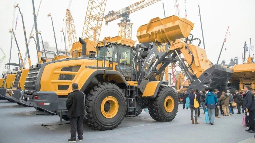 XCMG XC998 9-Ton Wheel Loader – 5.4 m³ Bucket, 261 kW, Ready Stock (2)