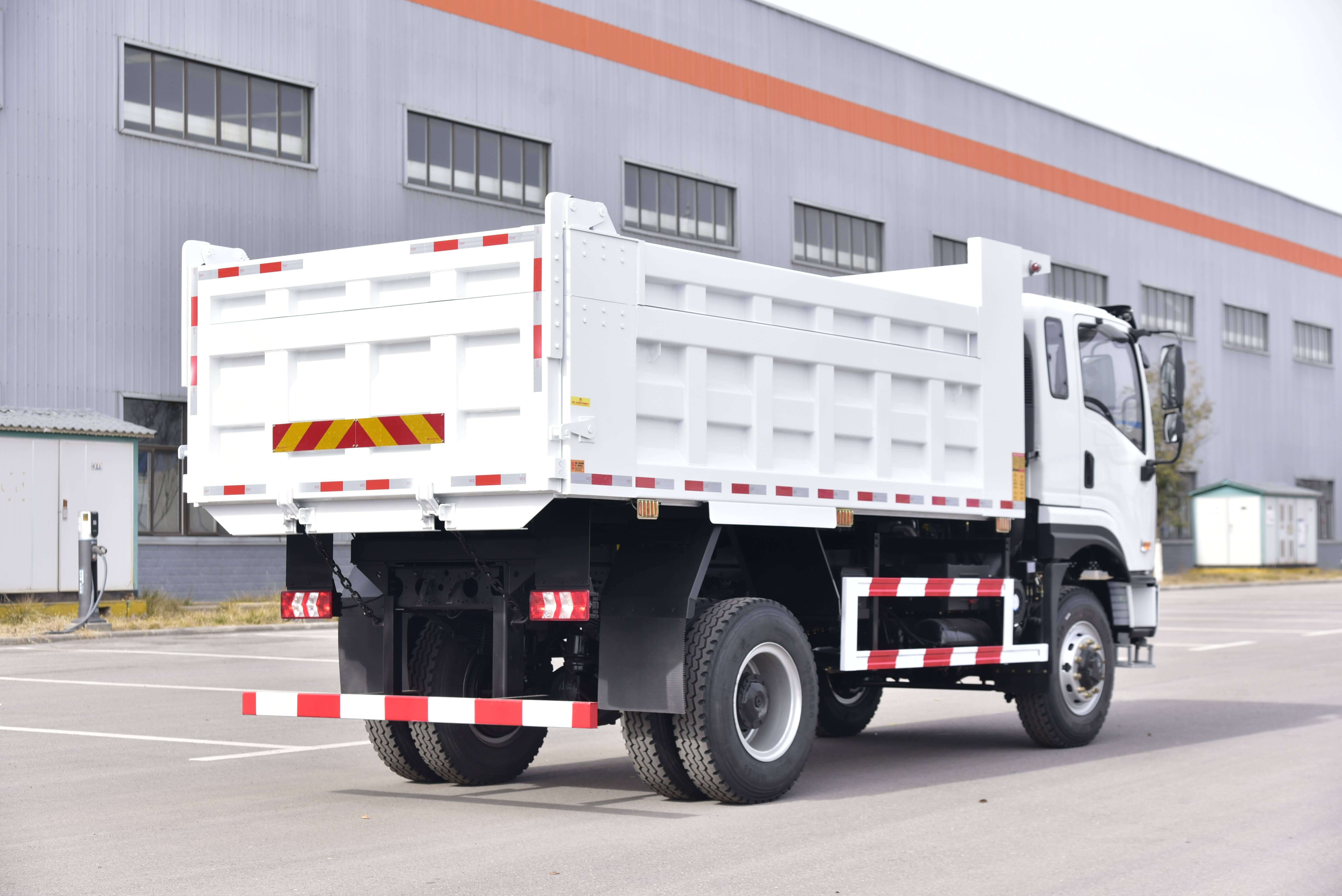 SHACMAN SAGMOTO X9X7S 4×4 130 HP Euro II 4.2 m Dump Tipper Truck 3 800 mm WB for Sale (3)