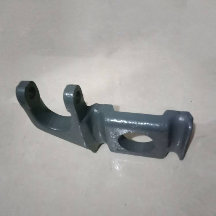 SINOTRUK HOWO 336 SHACMAN Delong Foton Auman Steyr FAW Jiefang Left Front Spring Cover Plate WG9416520011 for Sale (2)