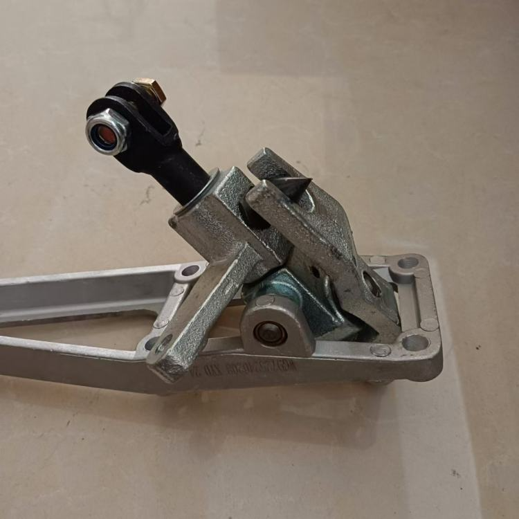 SINOTRUK HOWO Hohan Steyr Shift Control Assembly WG9725240208 Gear Shift Lever Base Shift Mechanism for Sale (3)