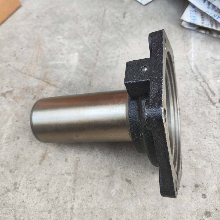SINOTRUK HOWO T7H T5G Heavy Truck Transmission Pull-Type Input Shaft Cover AZ2222020001 for Sale (4)