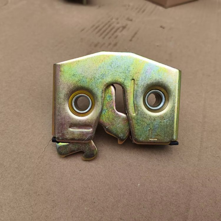 SINOTRUK HOWO 81.62680.6095 Weichai Engine Left Door Lock Block Heavy Truck Spare Part Factory Direct Supply for Sale (4)