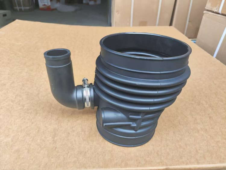 SINOTRUK SITRAK 202V09402-0189 Air Intake Connecting Pipe (Compressor Inlet) Genuine Quality Engine Parts (1)