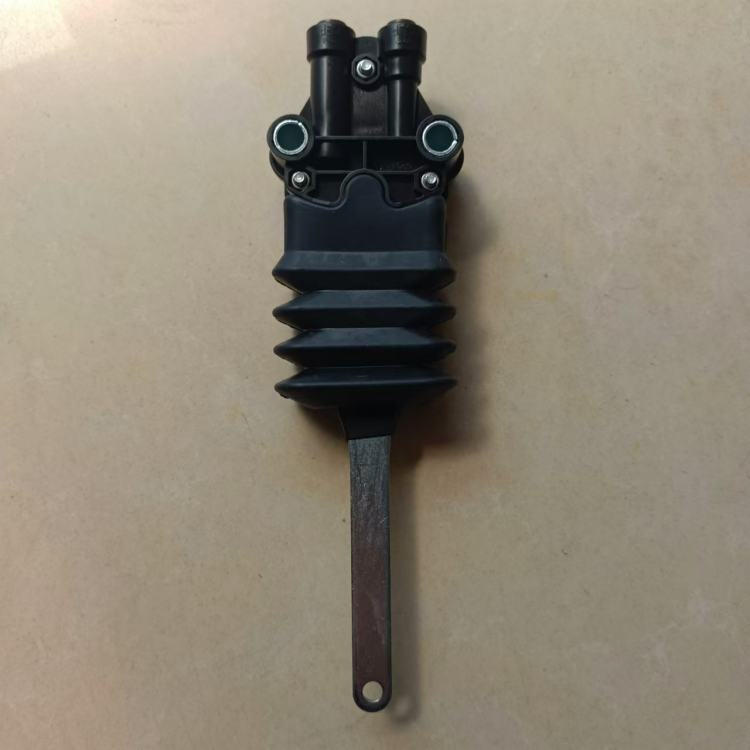 SINOTRUK WG1642440051 HOWO Control Valve Assembly Truck Parts Plastic Height Control Valve Hot Sale (1)