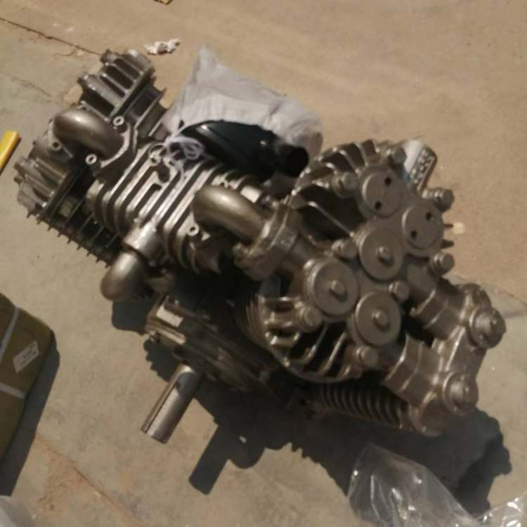 SINOTRUK HOWO SHACMAN F3000 X3000 13055650 Truck Parts Air Compressor Cylinder Head Assembly Hot Sale (1)
