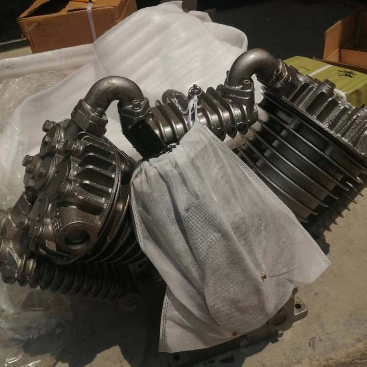 SINOTRUK HOWO SHACMAN F3000 X3000 13055650 Truck Parts Air Compressor Cylinder Head Assembly Hot Sale (2)