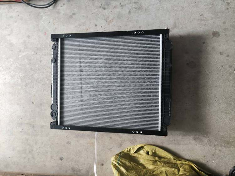 SINOTRUK HOWO FG9804533120 Truck Parts Cooling Module Assembly Hot Sale (1)