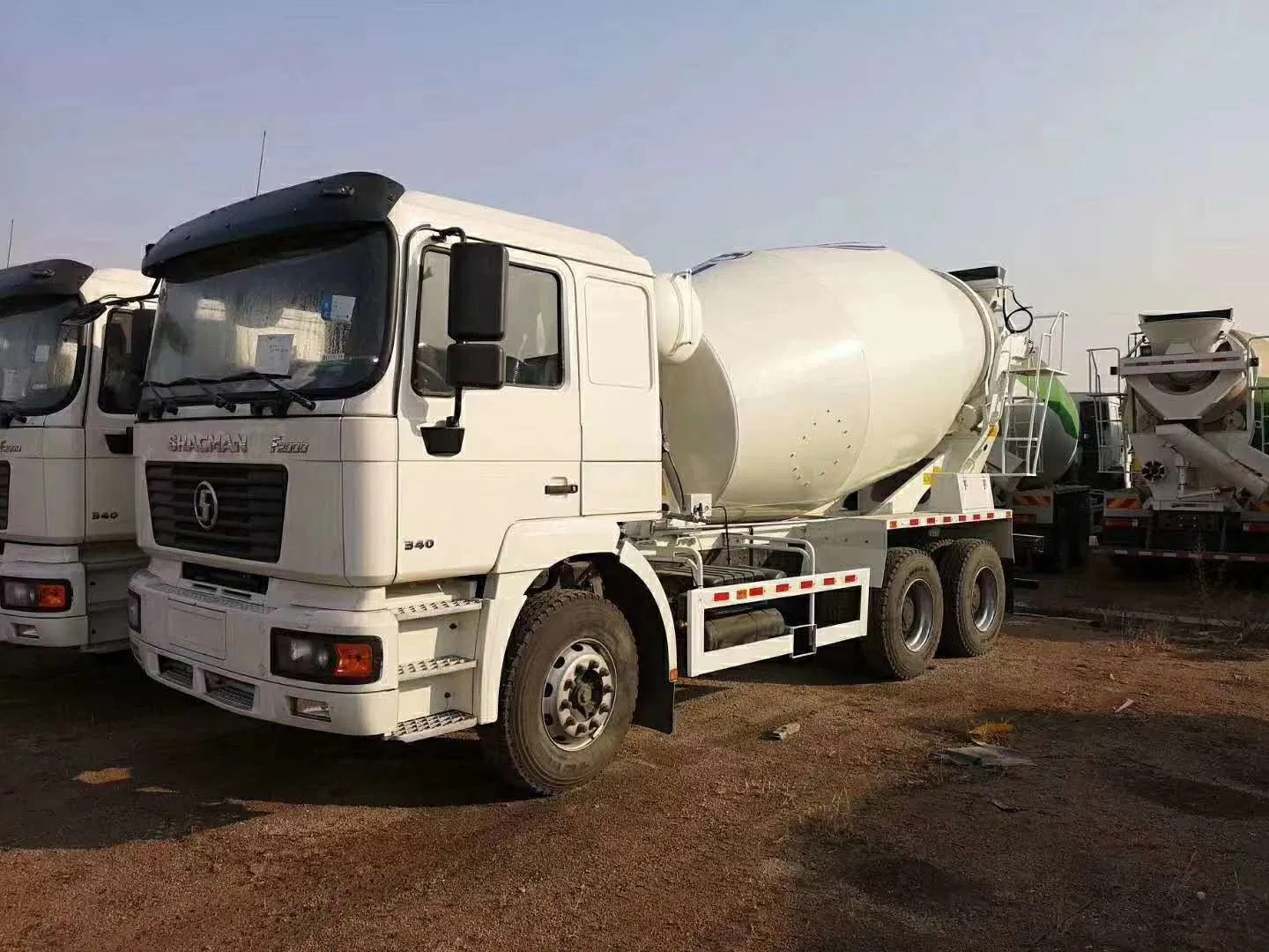 Shacman F2000 Concrete Mixer Truck, 10cbm Cement Mixer Truck for Sale (7)