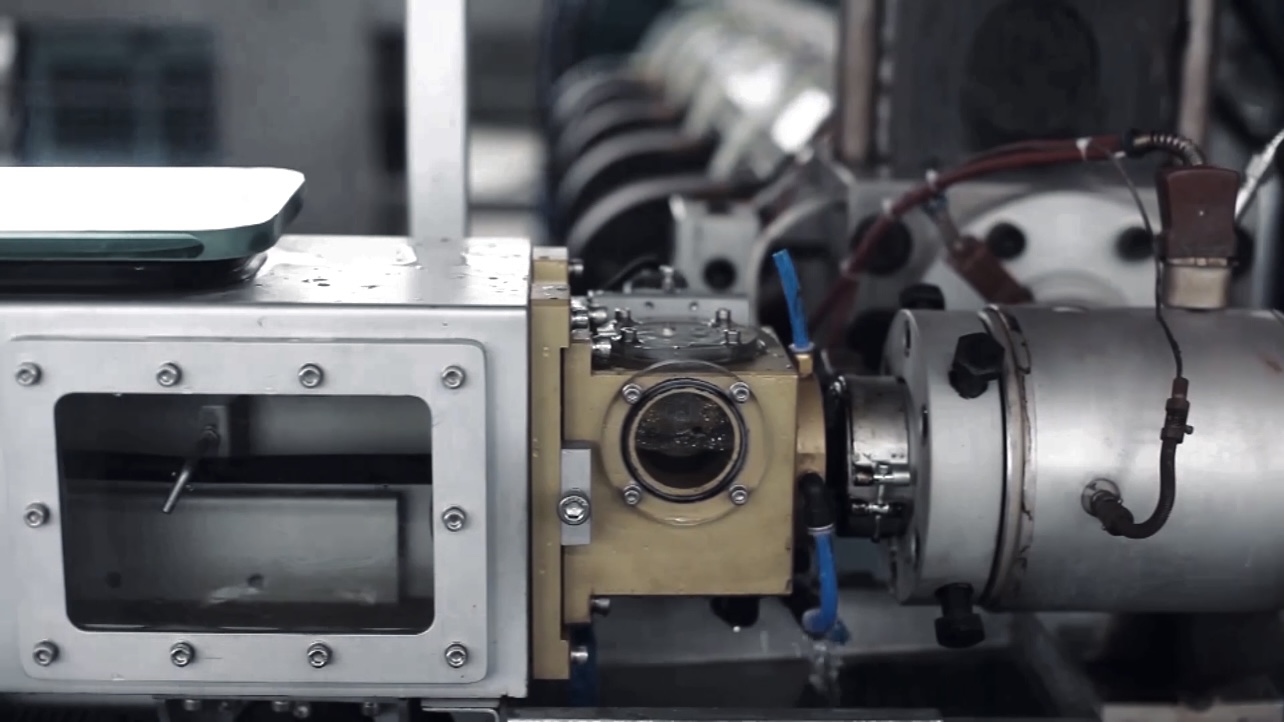 如何快速看懂滴灌帶生產(chǎn)設備技術參數(shù)？