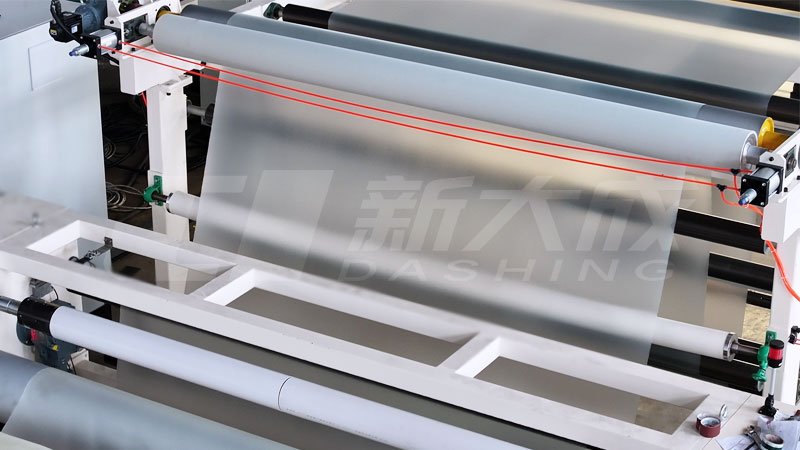 The PVB glass interlayer film is uniformly extruded and has a stable thickness.