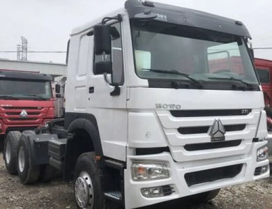 Sinotruk HOWO 7 6*4 Tractor Truck Trailer Truck Head for Sale