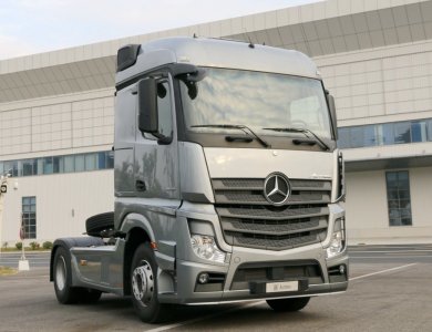 Mercedes Benz Actros 4x2 480HP tractor truck 