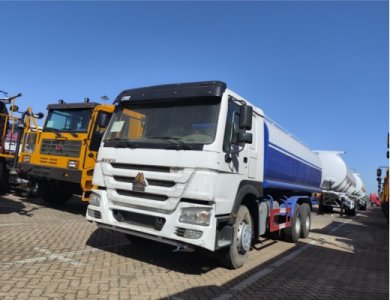 HOWO 6x4 20cbm Sprinkler Water Tank Truck for Sale