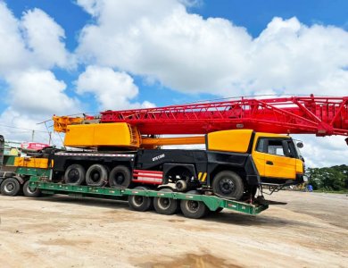 China New STC1300 130 Tons Mobile Hydraulic Truck Crane for Sale