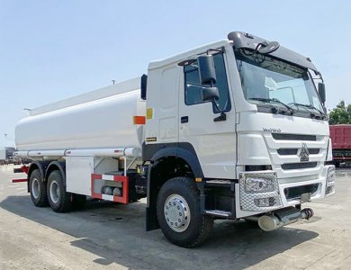 SINOTRUK HOWO 6X4 380HP 20000L FUEL TANK TRUCK
