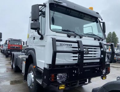 Sinotruk TX-F 6×4 430 HP Euro II Angola Distribution Tractor Truck 600 L Fuel Tank for Sale