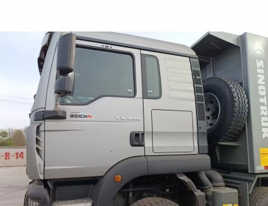 Sinotruk TX-F 8×4 371 HP Euro II Angola-Congo-Kinshasa 25 m³ Construction Dump Truck for Sale