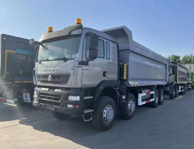 Sinotruk TX-F 8×4 430 HP Euro II Angola 25 m³ Construction Dump Truck 300 L Tank for Sale