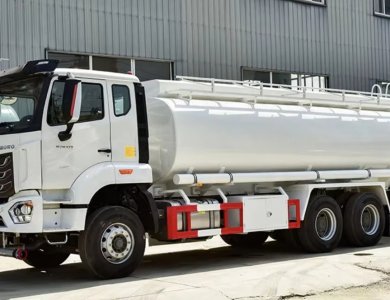 SHACMAN HOWO 6×4 371 HP Euro II 35 000 L Mobile Fuel Station Dispenser Tanker Truck for Sale