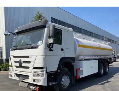 HOWO 6×4 336 HP Euro II 45 000 L Mid-Grade Fuel Tanker Truck 45-ton Oil Bowser for Sale