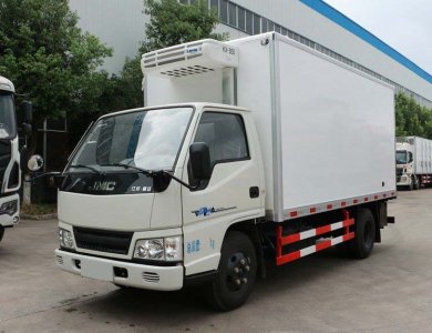 JMC 3–5 Ton Van Cargo Refrigerator Truck with ThermoKing Cooling for Sale