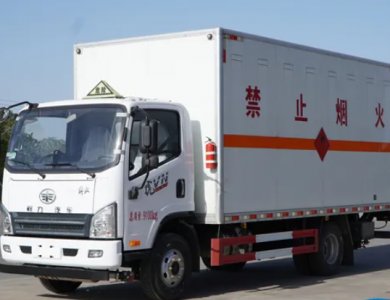 FAW 4×2 26 m³ 136 HP Euro-6 Manual 6-Speed 3 t/5 t Axles 6-7 t Payload Combustible Gas Box Transport Vehicle for Sale