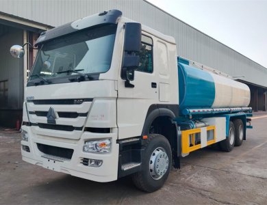 SINOTRUK HOWO 6×4 90 km/h Euro-II 336 HP Manual 10-Speed 6 t/10 t Axles 23 t Payload 20000 L LHD/RHD Oil Fuel Tanker Truck for Africa for Sale