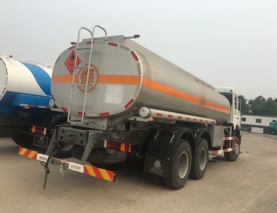 Kailai SINOTRUK HOWO 6x4 300HP Euro III 16m³ Insulated Oil Tank Truck 30-Ton Fuel Tanker with 76YCB-40 Pump for Sale