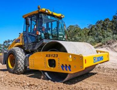 Compacteur Routier Vibrant Hydraulique XCMG XS123 de 12 Tonnes Moteur Cummins 132 ch 4x2 à Vendre
