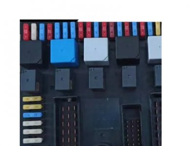 WG9716582301 Truck Fuse Box Electronics Module for SINOTRUK HOWO T7H SITRAK C7H C9H TX G7S Genuine Electrical Fuse Box Assembly Spare Parts Supplier