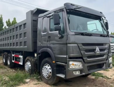 SINOTRUK Second Hand 380hp Refurbished 8x4 Tipper Truck for Sale