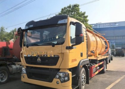 HOWO TX 4x2 10cbm Vacuum Fecal Suction Truck for Sale