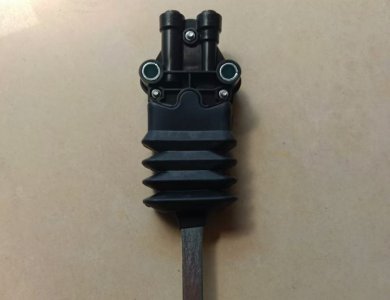 SINOTRUK WG1642440051 HOWO Control Valve Assembly Truck Parts Plastic Height Control Valve Hot Sale