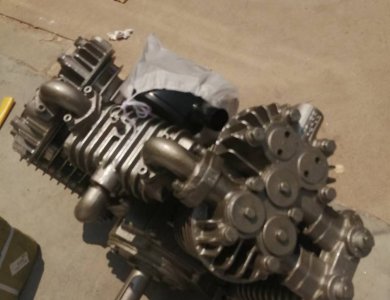 SINOTRUK HOWO SHACMAN F3000 X3000 13055650 Truck Parts Air Compressor Cylinder Head Assembly Hot Sale