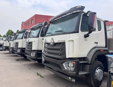 Hot sale USED SINOTRUK NX 6X4 TRACTOR TRUCK With Good Condition