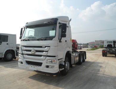 SINOTRUK HOWO 10-wheel tractor truck Tractor Heads