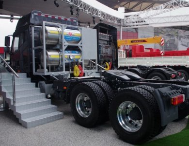 Best Price FAW LNG Tractor Truck