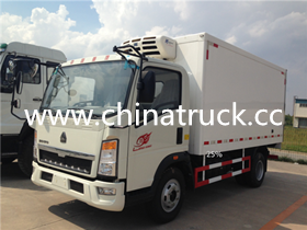 Sinotruk CNHTC 4X2 5T Refrigerator Truck Freezer Trucks for sale 