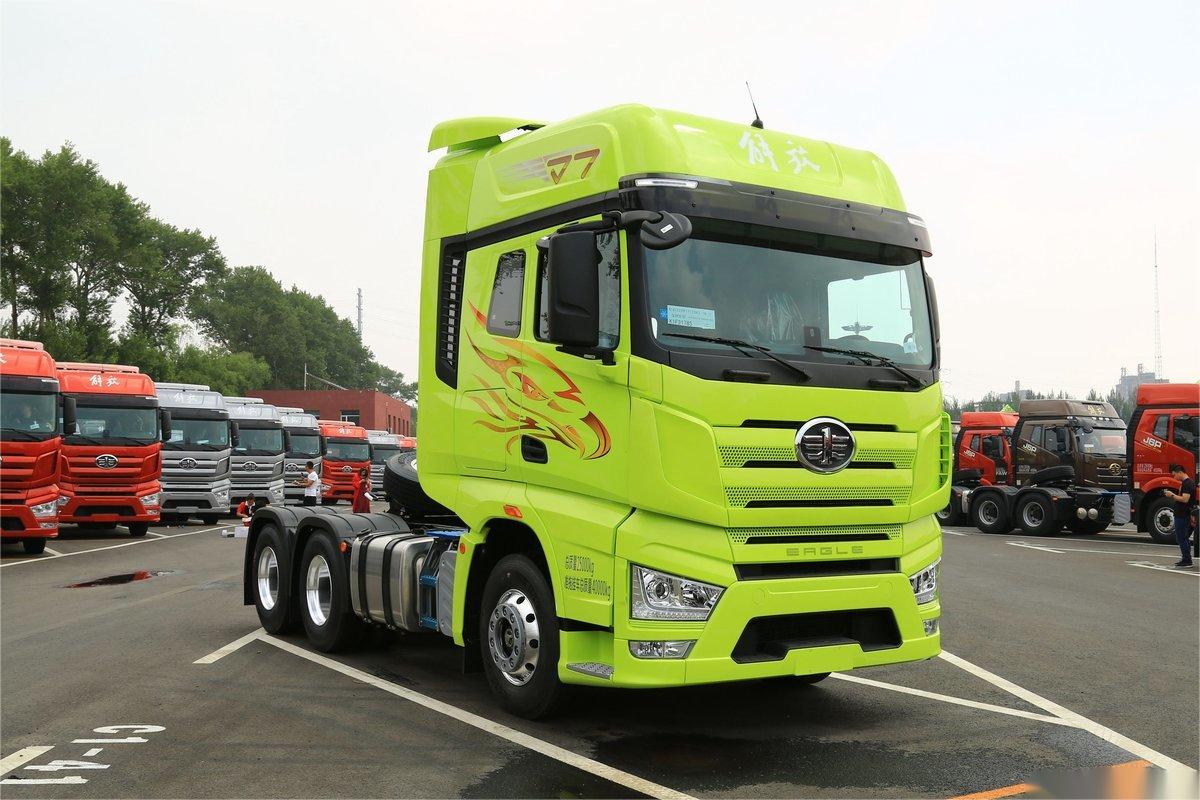 China Faw J7 Tractor Truck 6x4 10 Wheel 550hp Tractor Truck For Sale