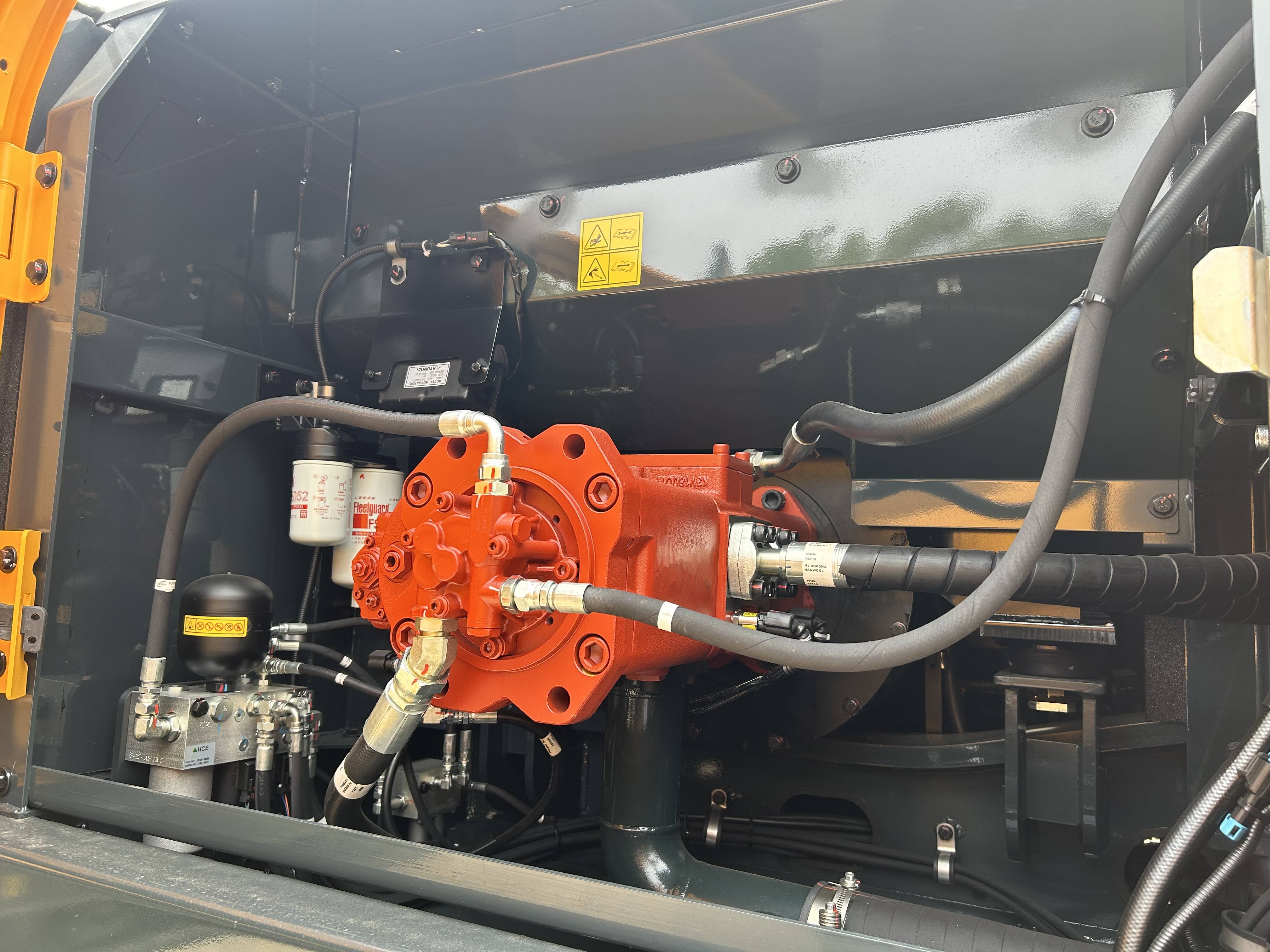 HYUNDAI brand HX340HD Crawler Excavator 34 Tons in Algeria