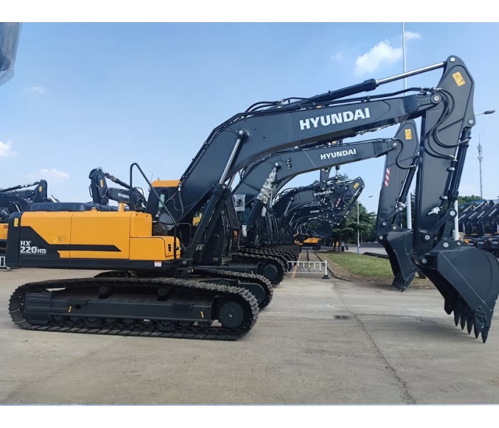 HYUNDAI HX220HD excavator (2)