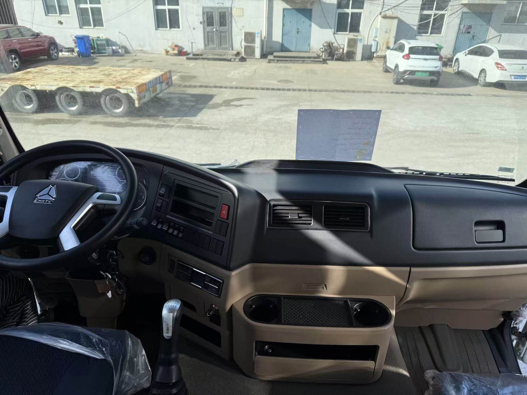 2025 SINOTRUK TX 8X4 371 HP 26 m³ Dump Truck 30 t Payload Ready Stock