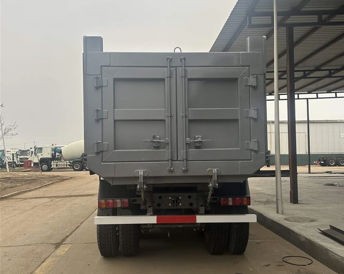 2025 SINOTRUK TX 8X4 371 HP 26 m³ Dump Truck 30 t Payload Ready Stock