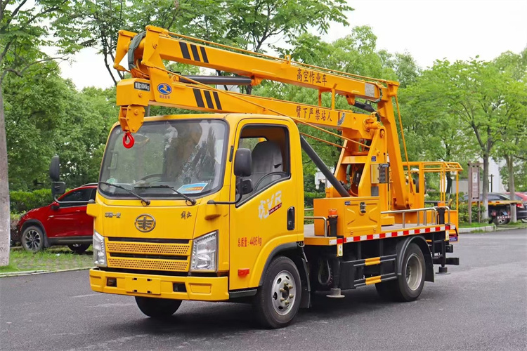 FAW 4×2 90 km/h Euro-II 120 HP Manual 5-Speed 2 t/2.7 t Axles 200 kg Payload 14-22 m Folding-Arm Hydraulic Aerial Platform Truck for Sale