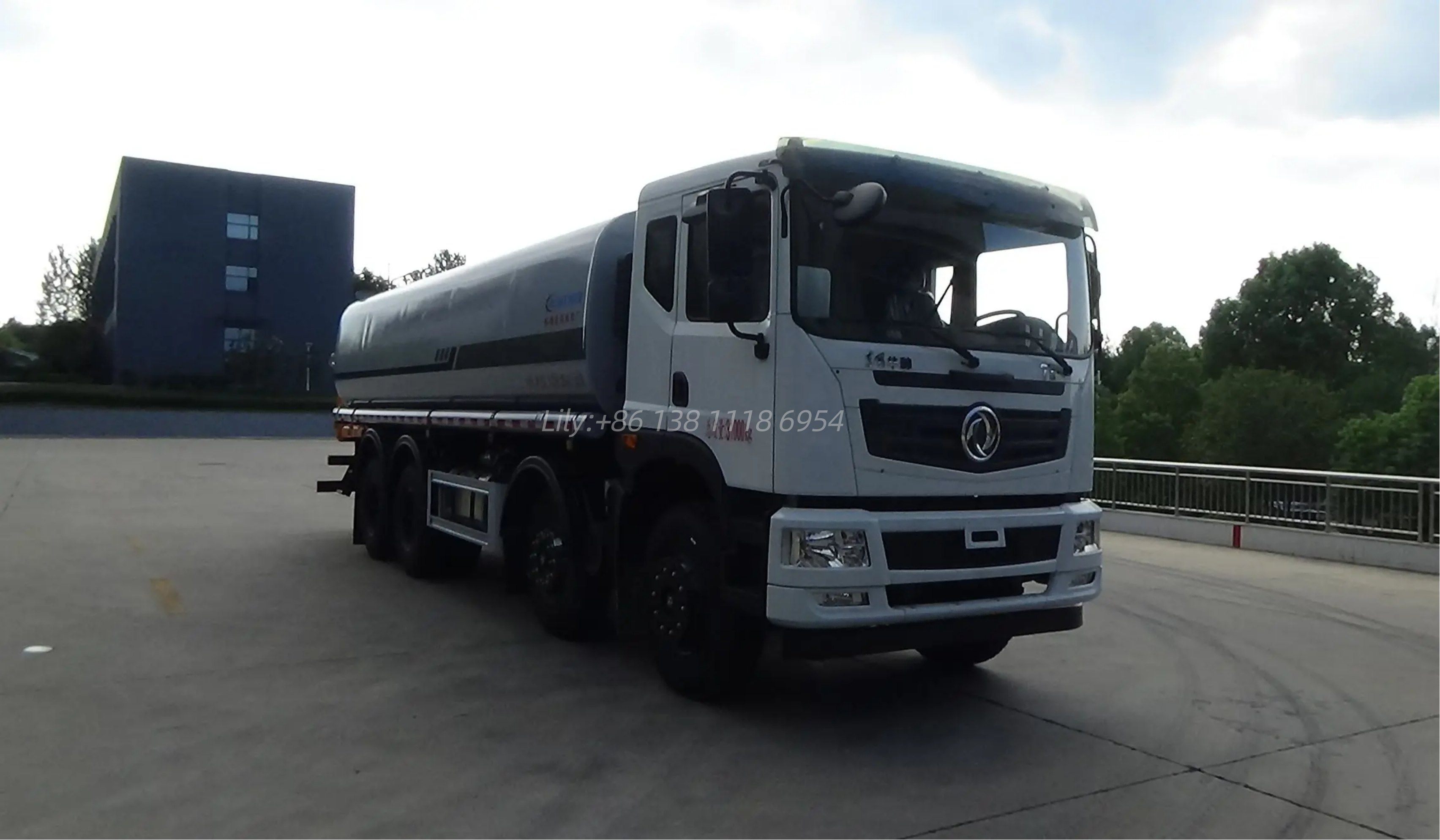 Kailai 8×4 27,000L Dongfeng High-Pressure Water Truck  Street Sweeper - 3 ( (4)