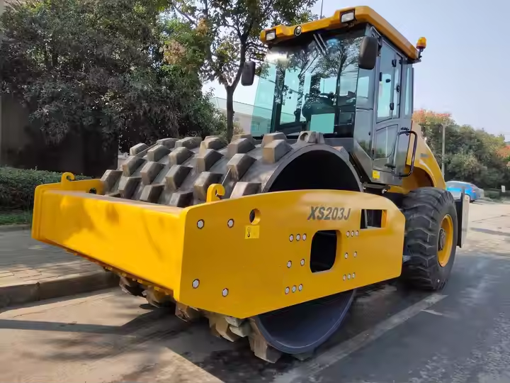 Algeria-Specific XS203J 20 Ton Single Drum Road Roller — High-Efficiency Road Construction Compaction