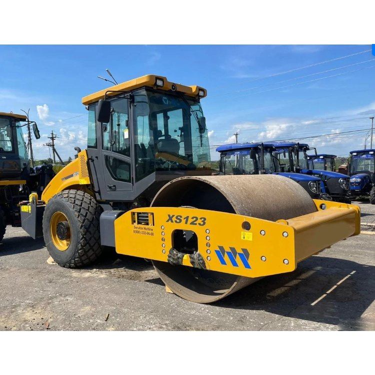 XCMG XS123 12 Ton Full Hydraulic Vibratory Road Roller Hot Sale in Africa Construction Market Ready Stock for sale