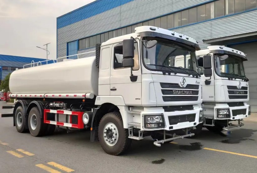 SHACMAN 20 m³ Water Sprinkler Truck, 6*4 Multifunctional Water Tanker, on Sale at a Low Price