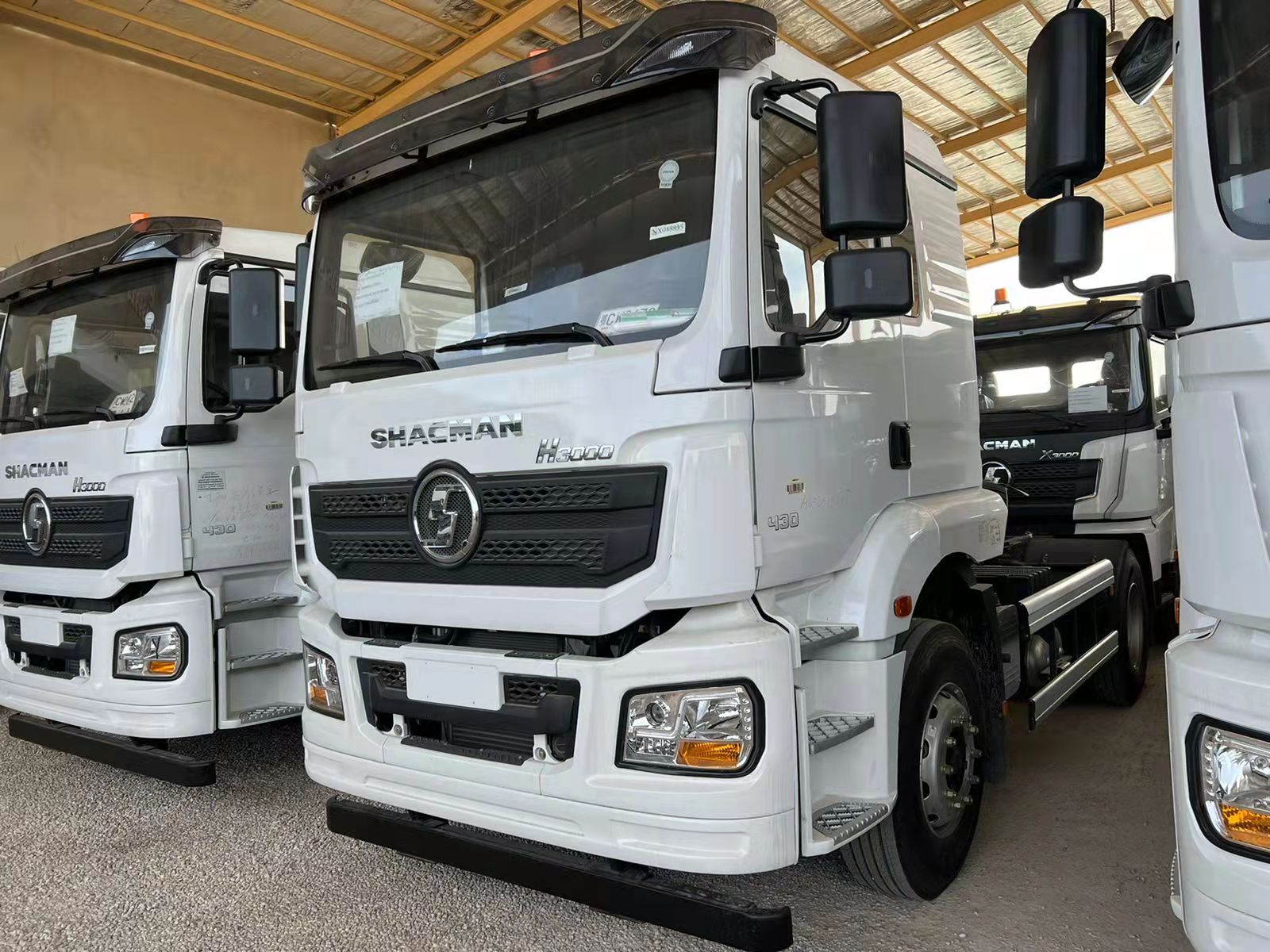 Shacman Delong H3000 Tractor Head | 380HP/430HP Long Haul Truck
